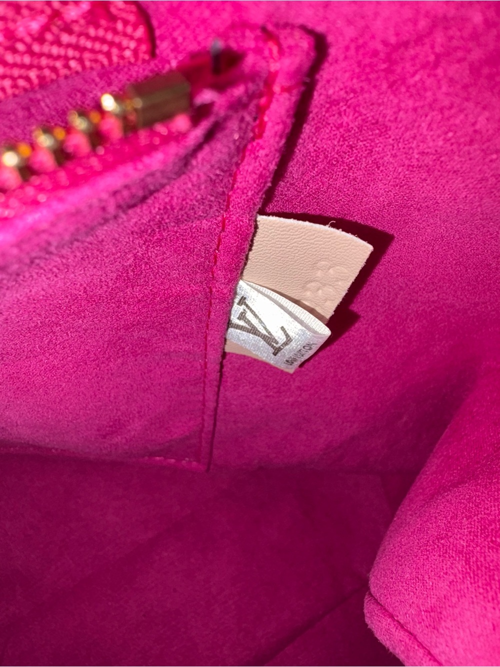 Louis Vuitton Monogram Shoulder Bag with Pink Interior Trim - Picture 9 of 9